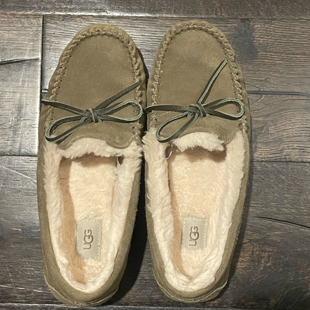 Ugg slippers mens size 11